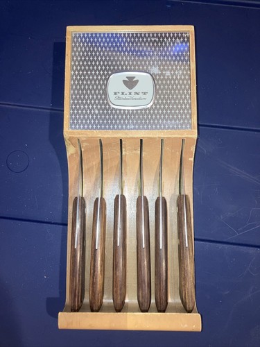 Vintage Flint Stainless Vanadium 6 Knives set Wood Wall Block Made in USA! Nice!