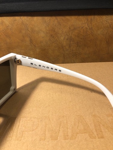 Blenders Eyewear Sunglasses Rolling Dice Polarized Original Package Hardly Worn