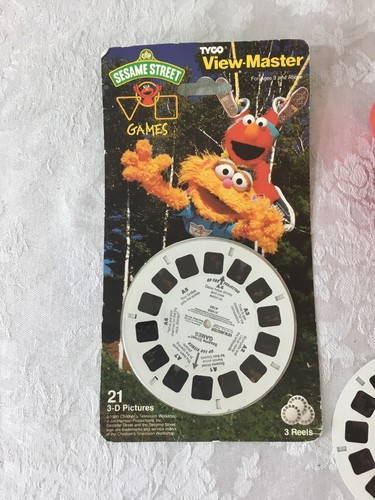 VTG 3D ViewMaster Viewer and Slides Lot Case Discovery Peter Pan, Bears B31