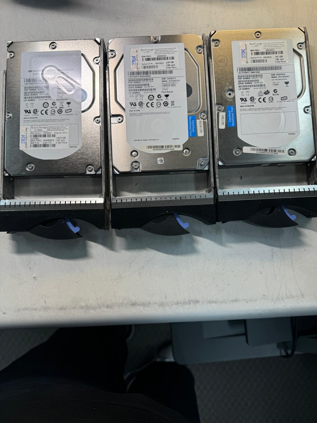 IBM 40K6820 40K6823 146.8Gb 147 GB 15K 4Gb/s Fibre Channel