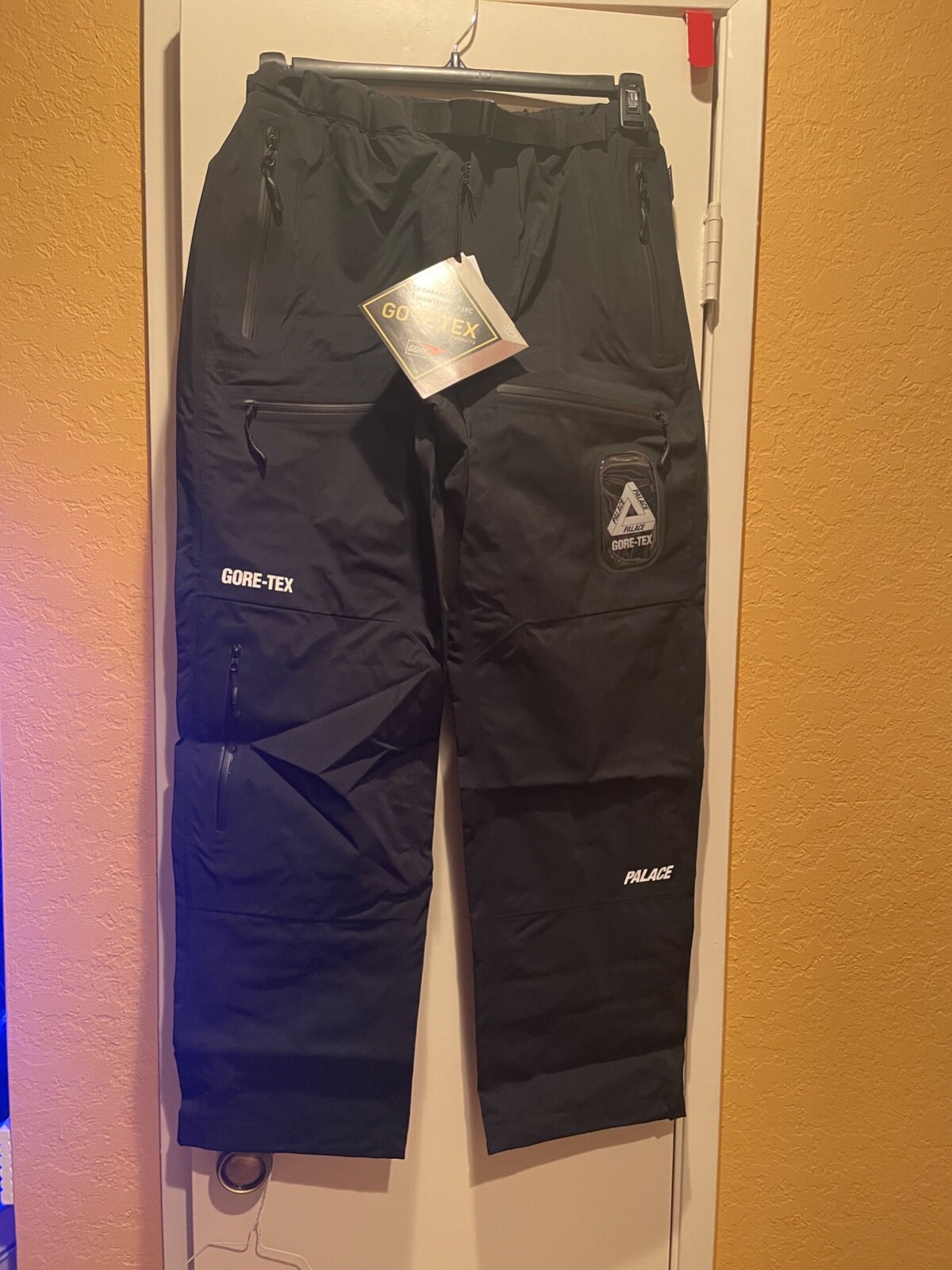 s*0様 PALACE GORE-TEX ブラックショートパンツ PALACE 【値下げ】PALACE×adidas originals 「SWEAT SHORT PANTS