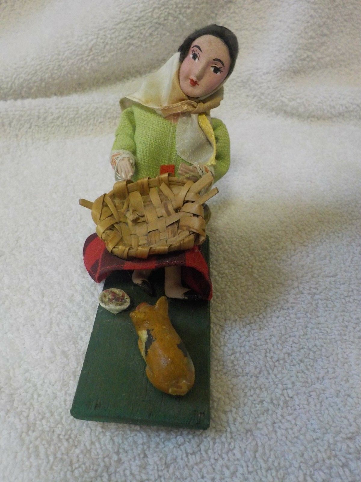 VINTAGE  DOLLS WEAVING BASKETS WIRE & CLAY FIGURES HAND MADE EHTNIC