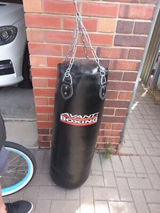 avanti freestanding boxing bag
