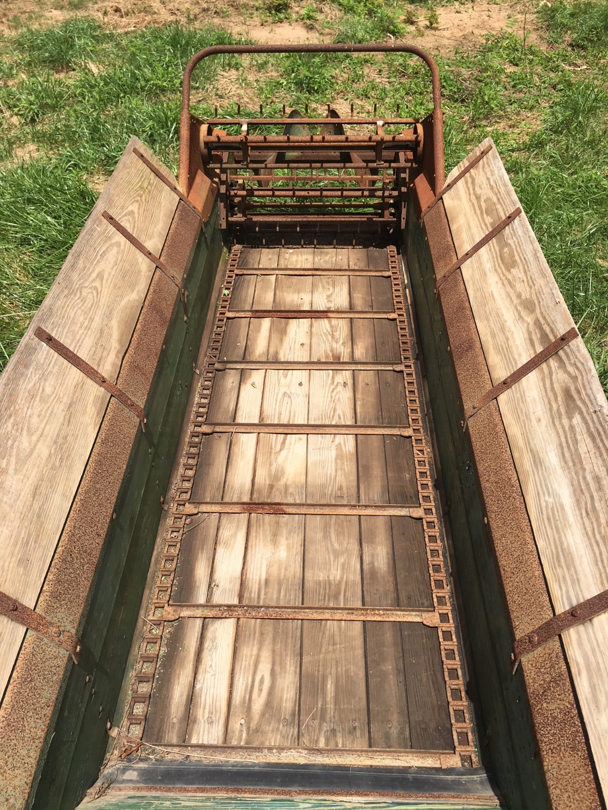 John Deere Antique Manure Spreader Model R Series 1