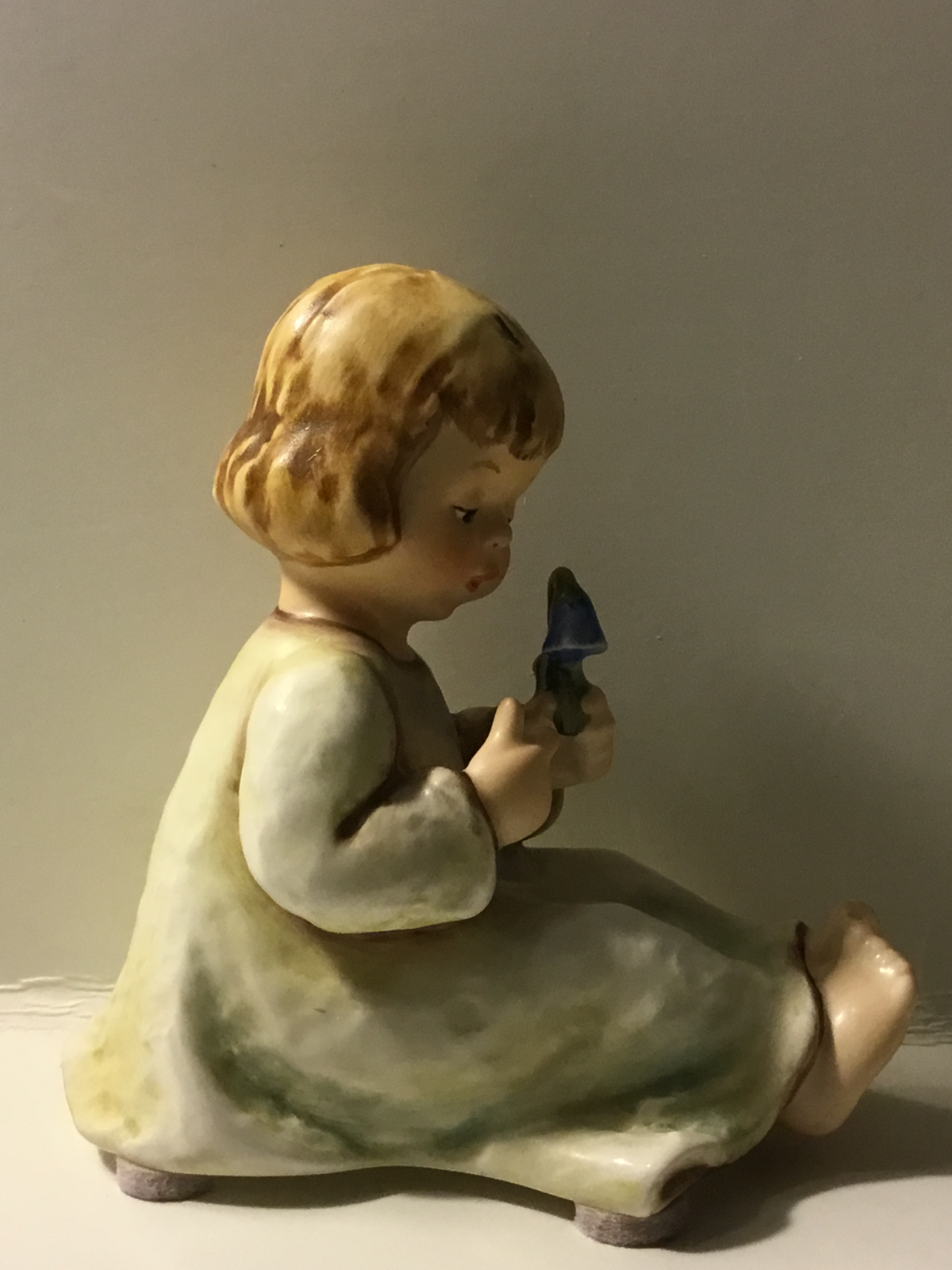 EXTREMELY RARE HUMMEL FIGURINE 609 PFE & EARLY SAMPLE TMK6