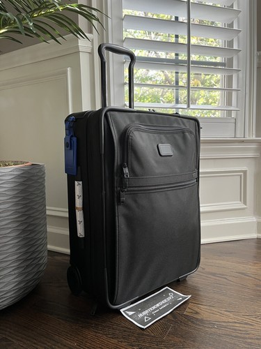 NEW Tumi Alpha 2 International Expandable 2 Wheeled 22&rdquo; Bl