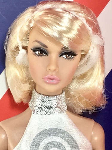 Sign of the Times Poppy Parker 2 Doll Gift Set NRFB Swinging London Collection