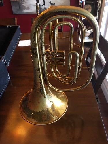 King 1122 Bb Marching French Horn