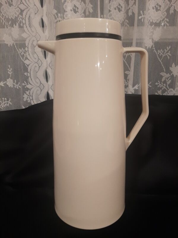 Vintage 1 Quart Carafe Thermos  Bottle, Liquid or Food Made In Canada - Preowned