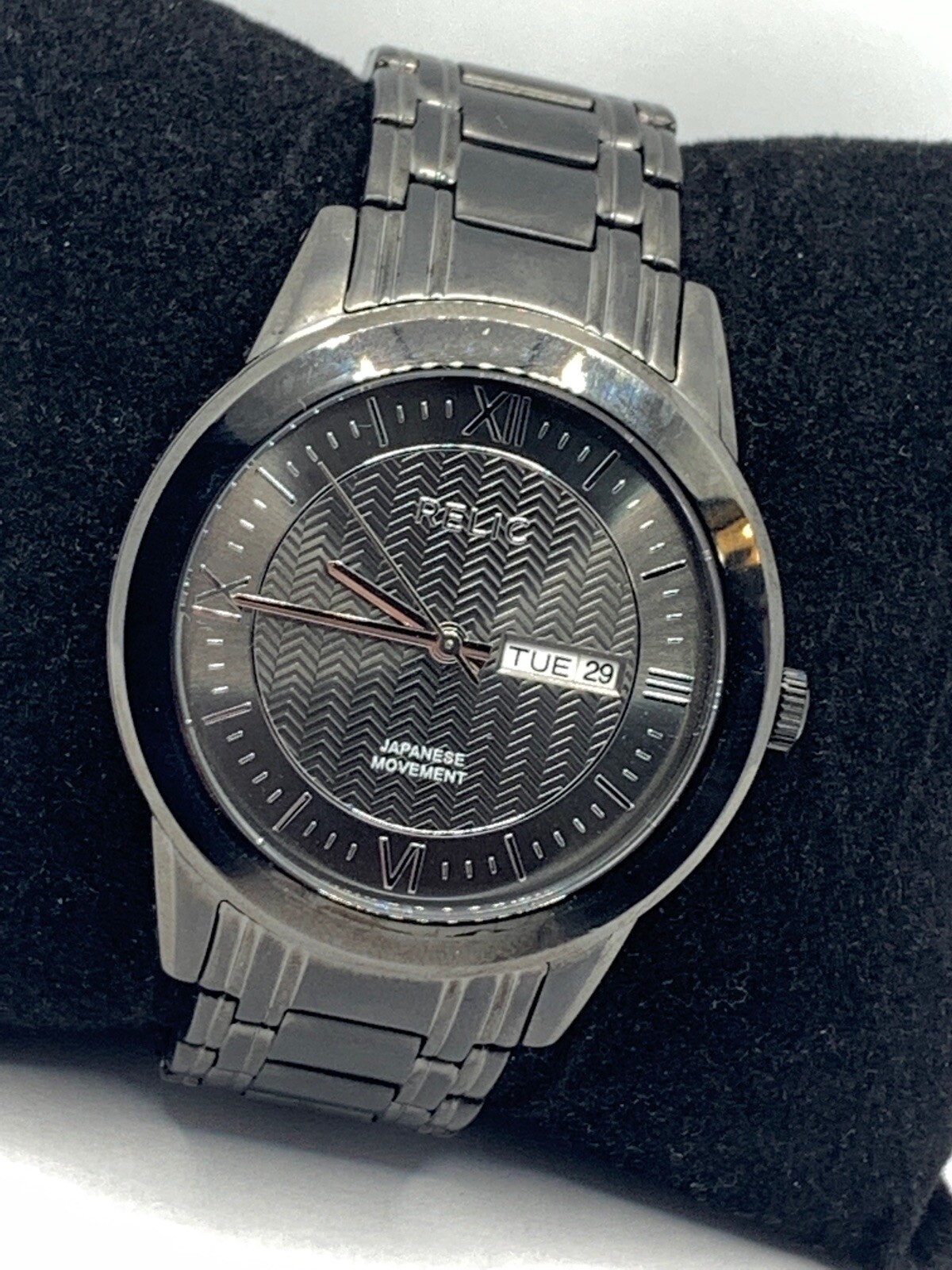 Relic ZR12053 Men's Silver Stainless Steel Analog Gray Dial Relic ZR12053 Men's Silver Stainless Steel Analog Gray Dial