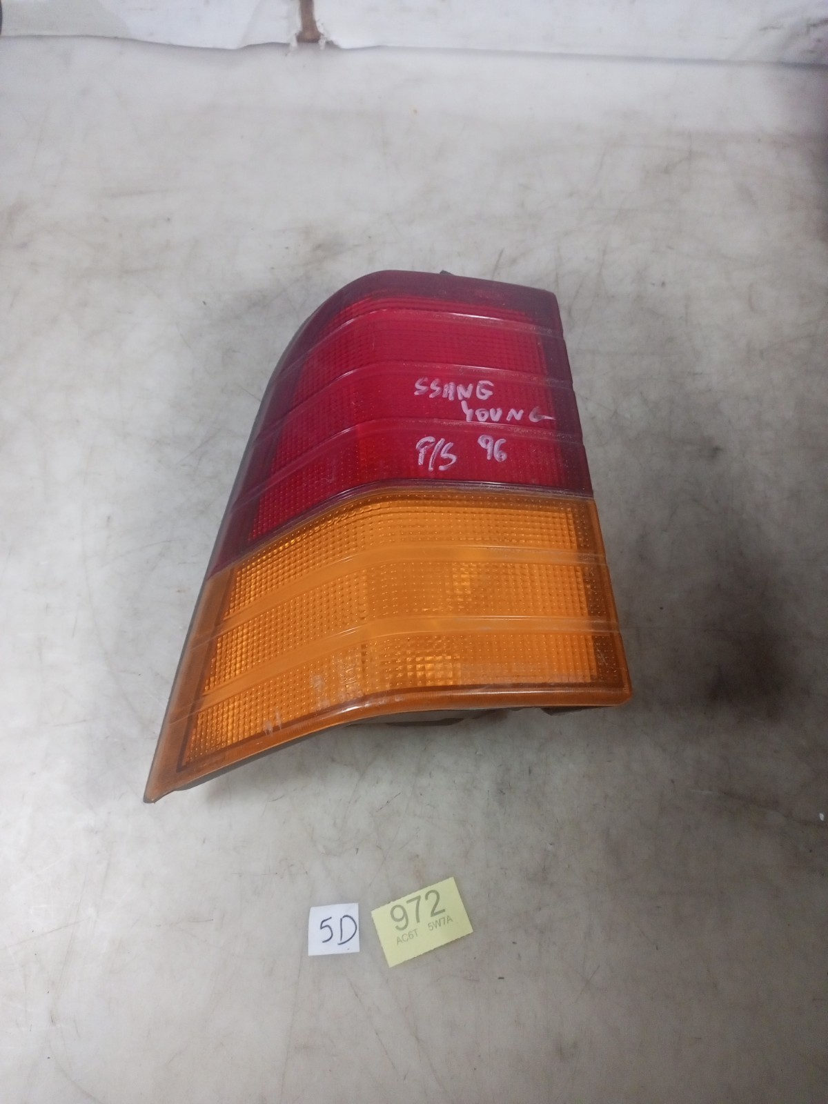 SSANGYONG MUSSO PASSENGER SIDE REAR LIGHT #5D-972