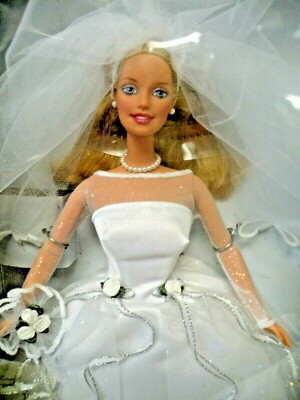 Blushing Bride Barbie Doll NRFB Blonde Mattel 1999 #26074 Wedding Gown Bouquet
