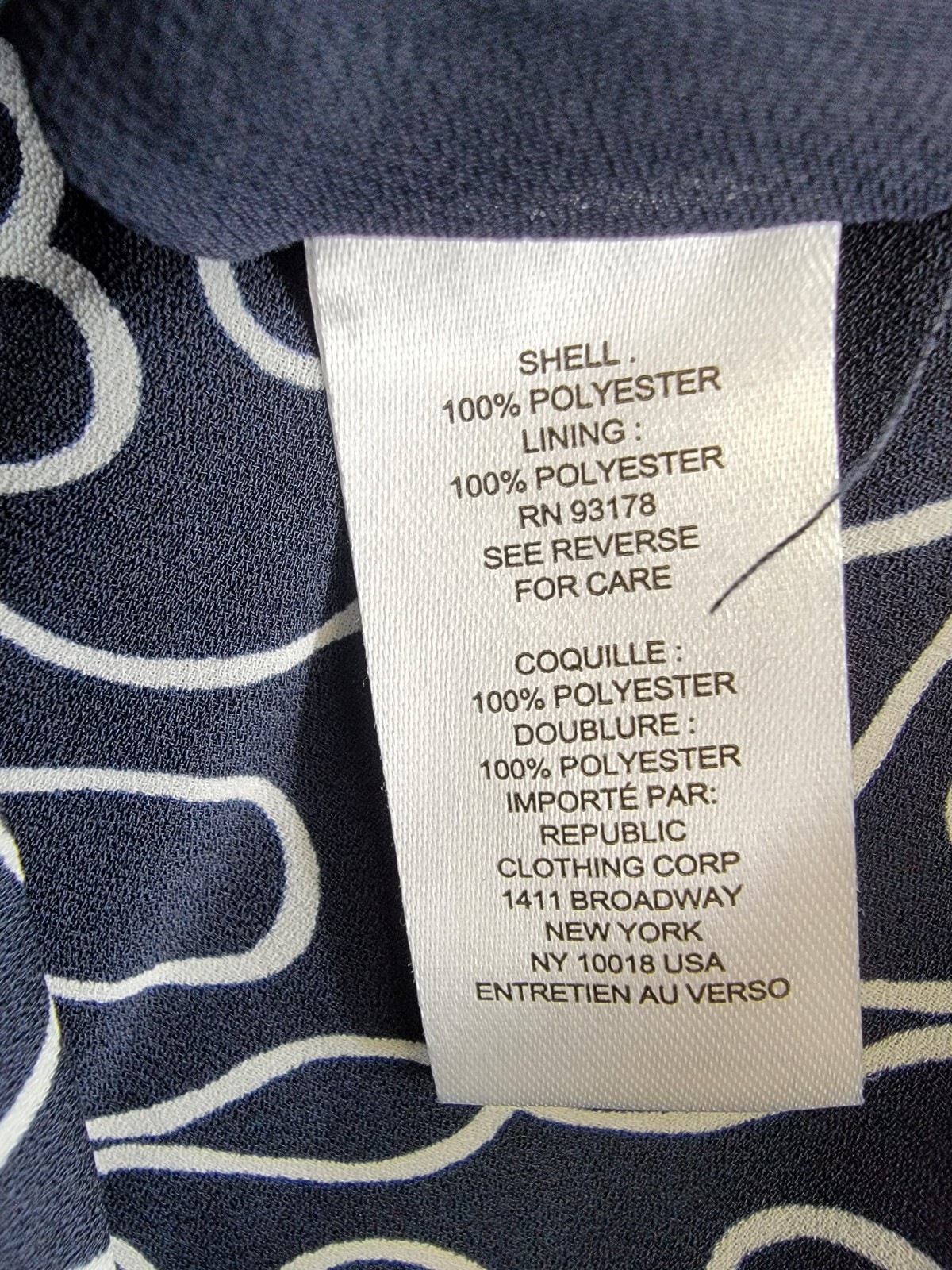 T Tahari Printed Blouse Women's XS Navy/White V-Neck Pleat Short Sleeve Pullover - Picture 13 of 16