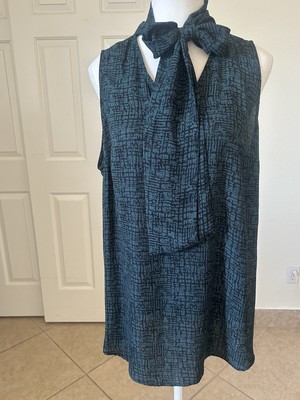 AVA & VIV Women Plus Size X Green Tie Neck Sleeveless Blouse