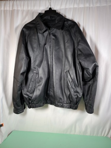 ST John's Bay Men Leather Bomber Jacket Size L ZipIn Liner