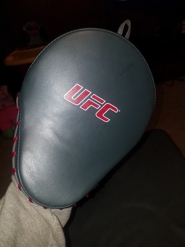 UFC Ultimate Fighting Championship  Practice Sparring Pad Glove high quality