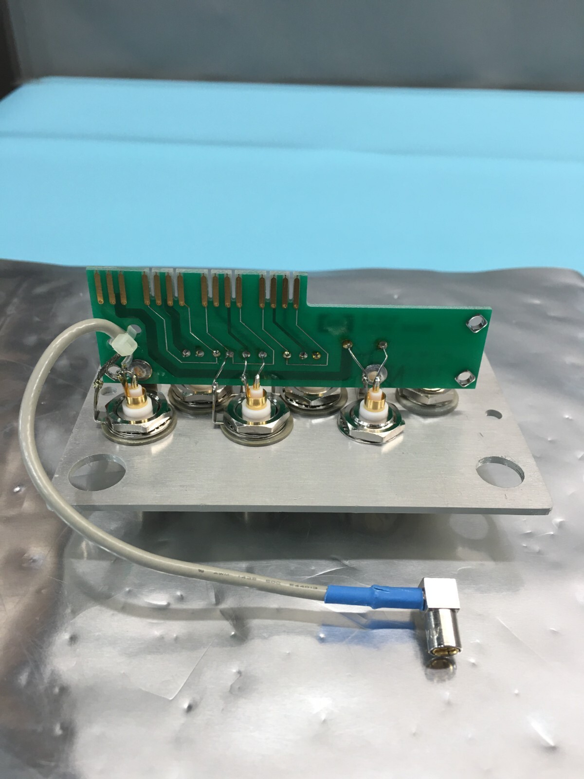 Hewlett Packard HP 04085-26566  YHP, PCB CONNECTOR BOARD ASSY, 116579