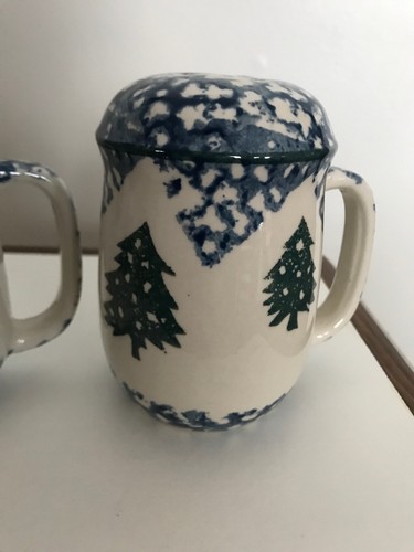 Tienshan Folk Craft CABIN IN THE SNOW SALT & PEPPER SHAKER SET 4 3/8” Tall