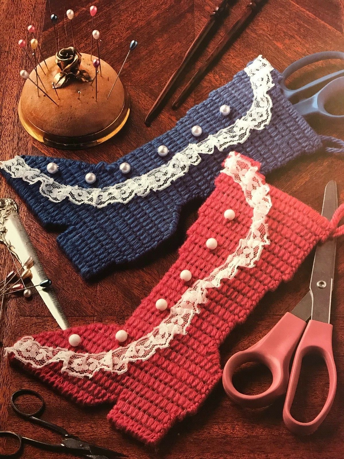 Annies Attic Club Plastic Canvas Patterns Eyeglass Cases/Check Covers/Sachet