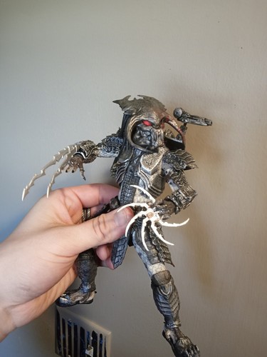 Custom Minotaur Predator Mask For Neca Predator 1/10 Scale