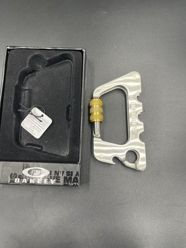 OAKLEY LARGE CARABINER 未使用 Oakley Metal Works Large Carabiner Silver | eBay