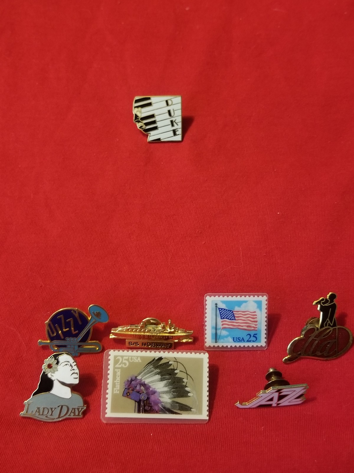 Vintage (1995) DUKE ELLINGTON PIANO jazz pin (from small pin & badge estate lot)