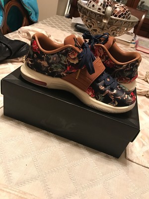kd 10 floral