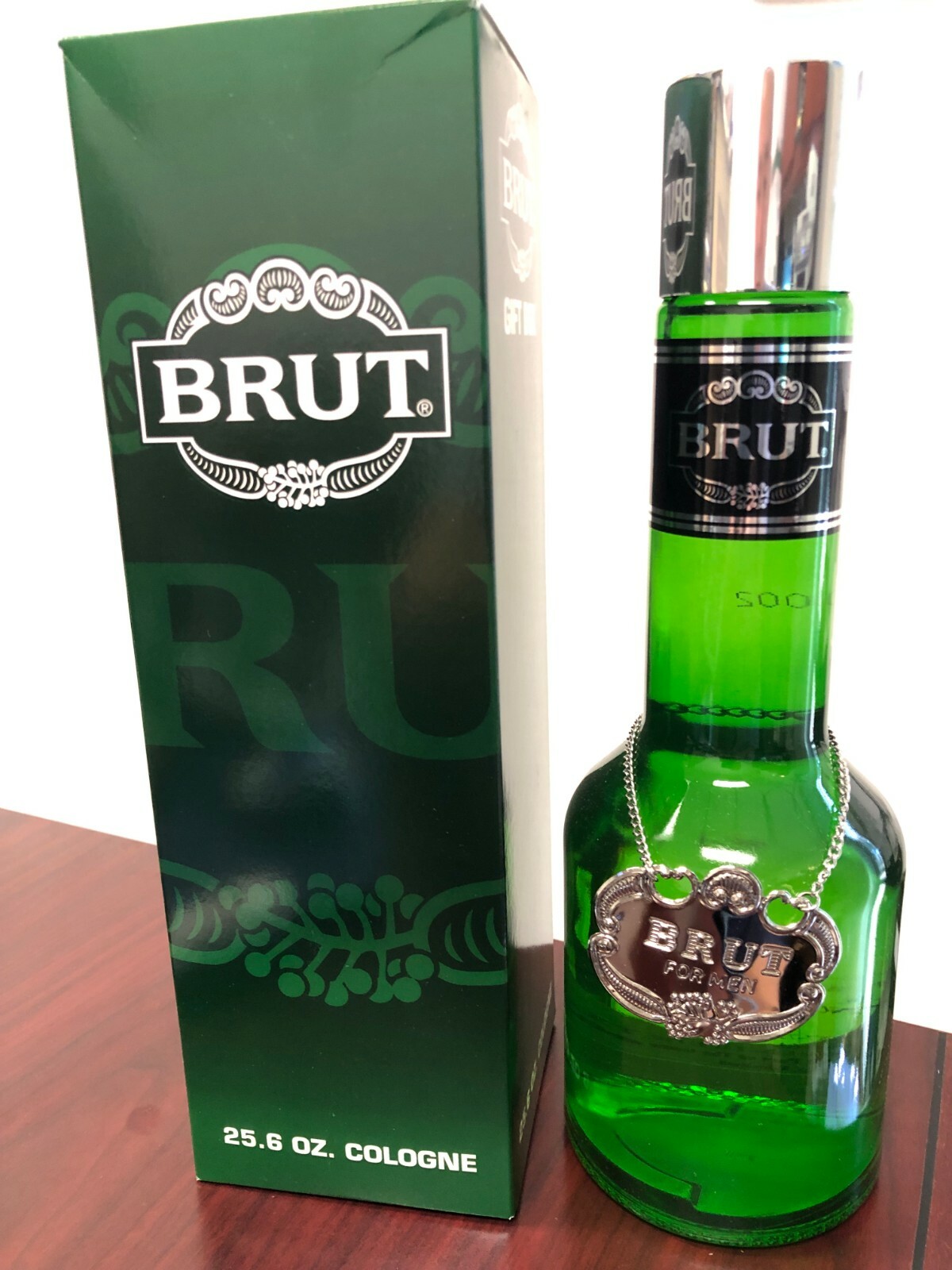 BRUT THE ESSENCE OF MAN 25.6 FL oz Cologne Splash In Gift
