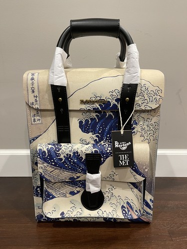 Doc Martens x THE MET Backpack Katsushika Hokusai Great Wave New With Tags