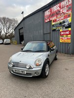 2009 MINI HATCHBACK 1.6 Cooper 3dr Auto HATCHBACK Petrol Automatic