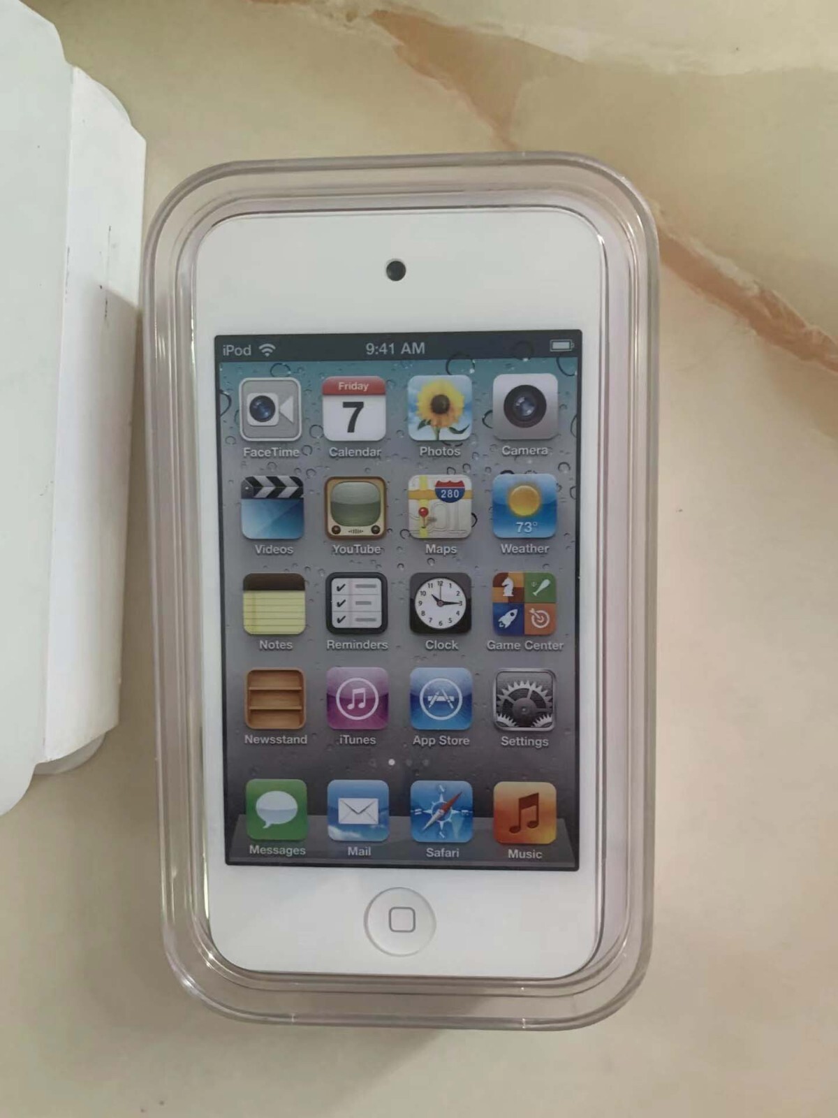 Apple iPod Touch 4th Generation 8GB 16GB 32GB 64GB White Apple iPod Touch 4th Generation 8GB 16GB 32GB 64GB White