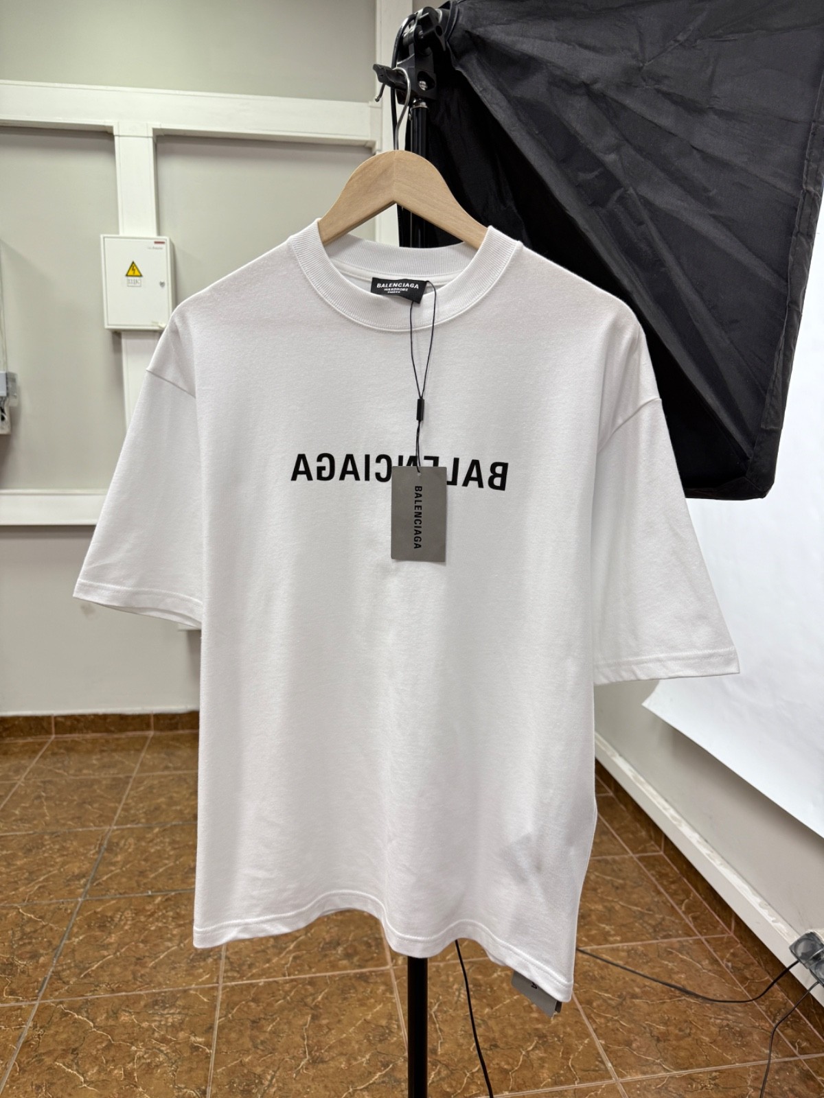 BALENCIAGA X RATED VネックTシャツＸＸＸＬ BALENCIAGA X RATED VネックTシャツXXXL
