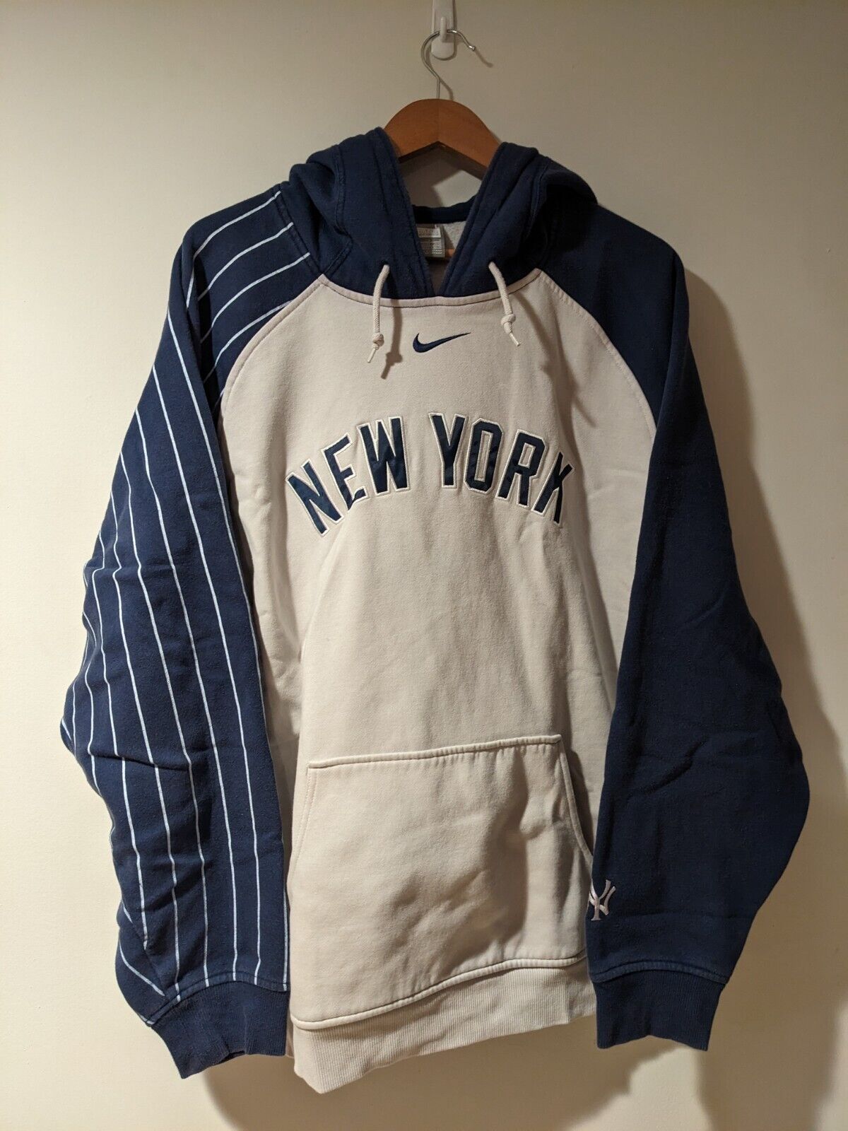 Vintage Y2K New York Yankees Nike Center Swoosh Blue Large Vintage Y2K New York Yankees Nike Center Swoosh Blue Large