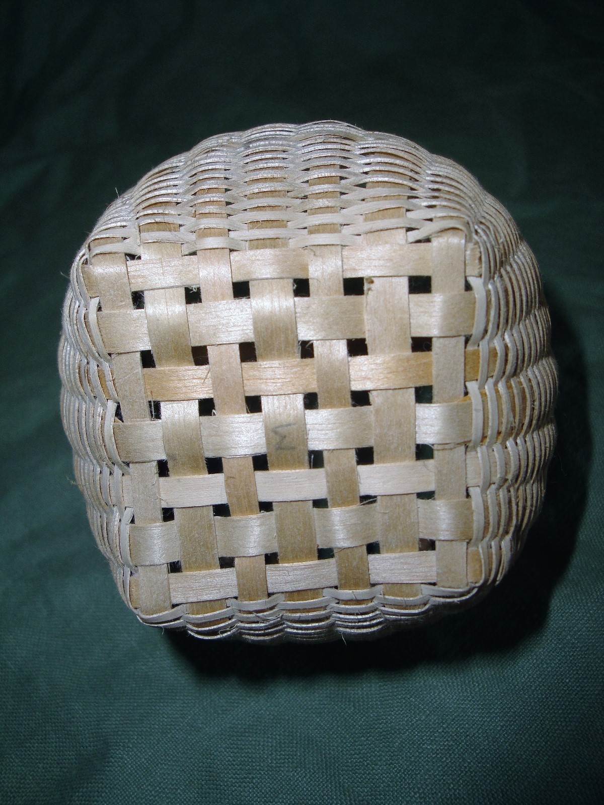 (2738) 1 small Homemade basket signed M 6x5x5