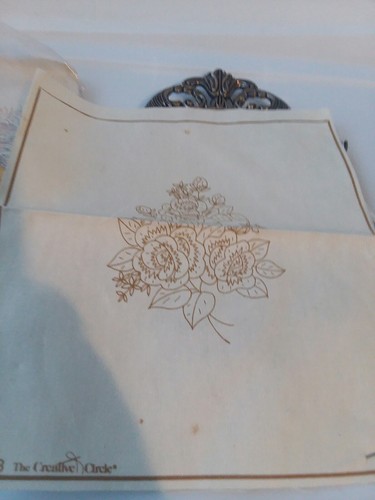 The Creative Circle Crewel Embroidery Kit Tea Roses No. 1926 Vintage 1983 W1