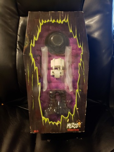 Mezco Living Dead Dolls Sybil Fashion Victim with Accessories Gothic Collectible