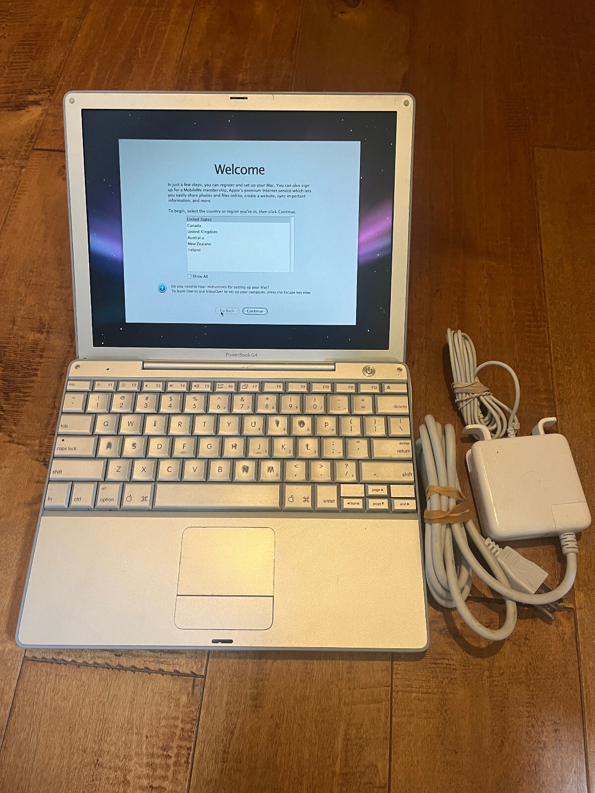 Apple Laptop 12