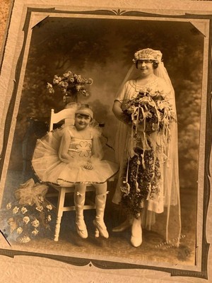SPRAUER'S JASPER IN PHOTOGRAPH ANTIQUE VICTORIAN LADY CHILD WEDDING 8
