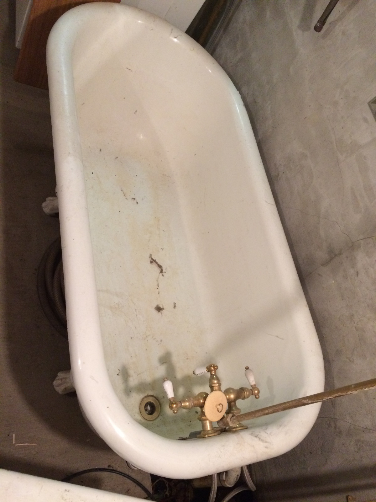 White Cast Iron Ball & Claw Feet Roll Top Bath Tub w/ Bronze Accessories