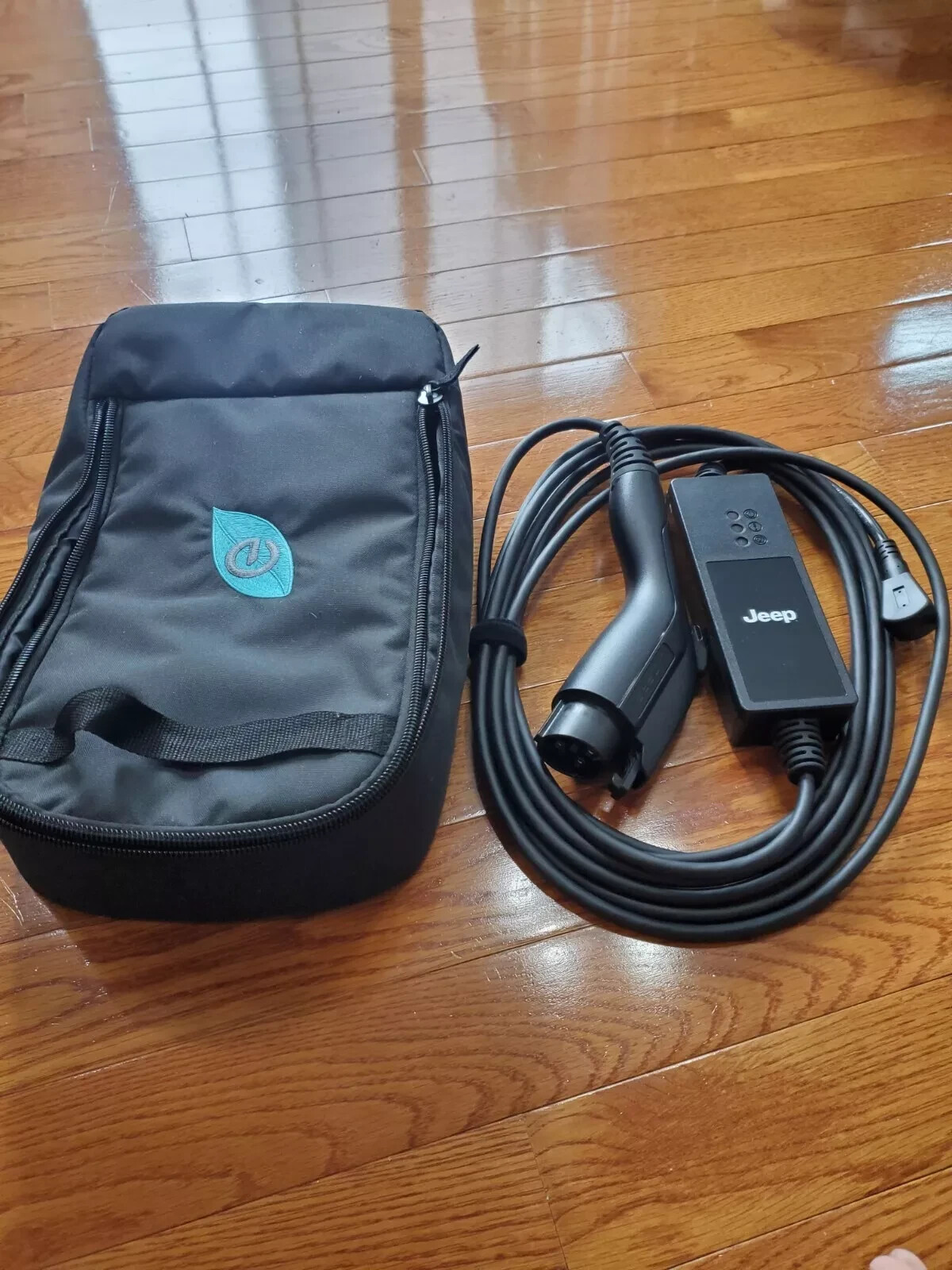 jeep ラングラー　4xe phv ev 充電ケーブル　袋セット Jeep Wrangler 4xe PHEV OEM EV Battery Charger Plug-in Hybrid