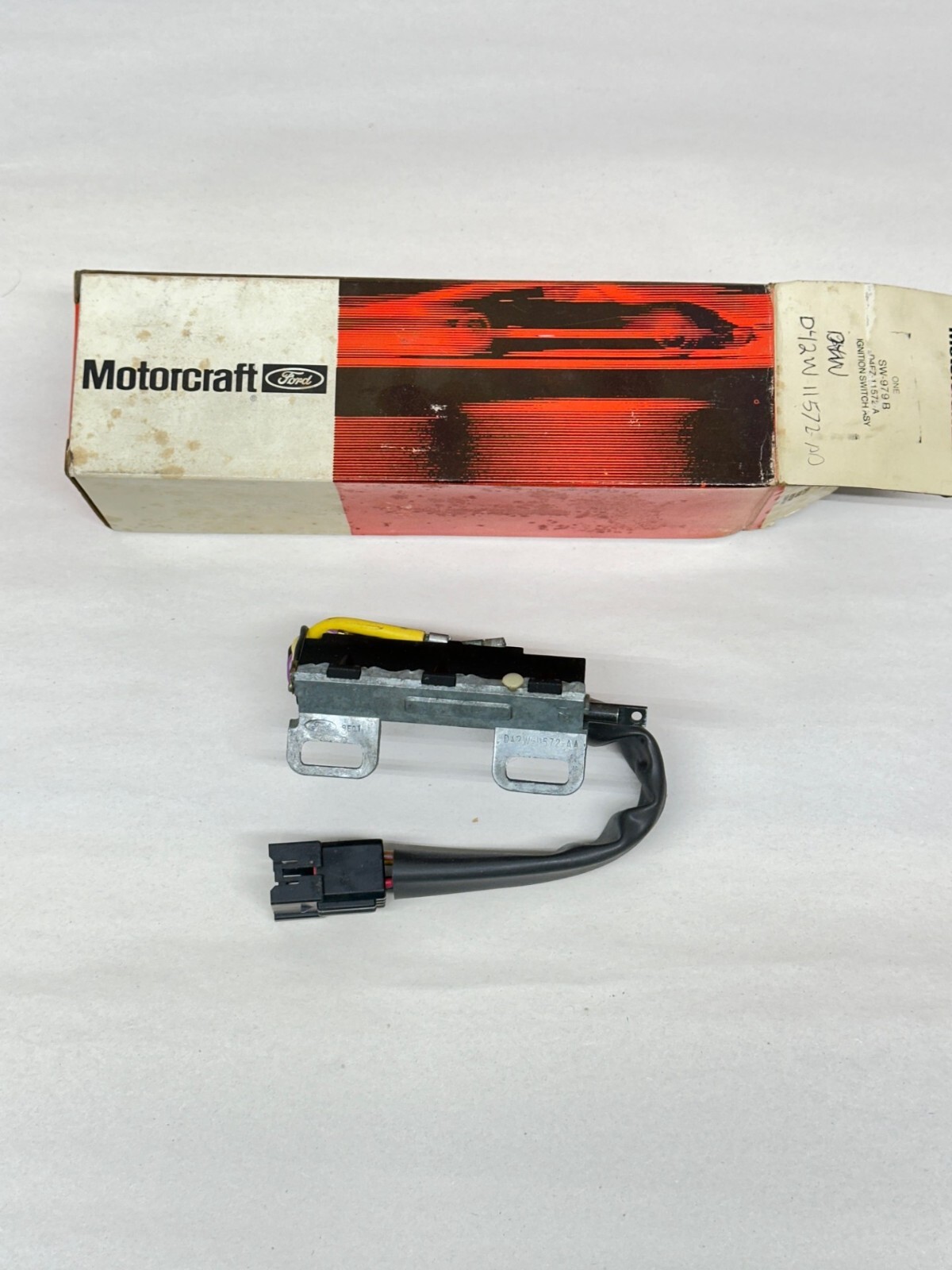 NOS Ford D4FZ-11572-A Ignition Switch (Motorcraft SW-979-B