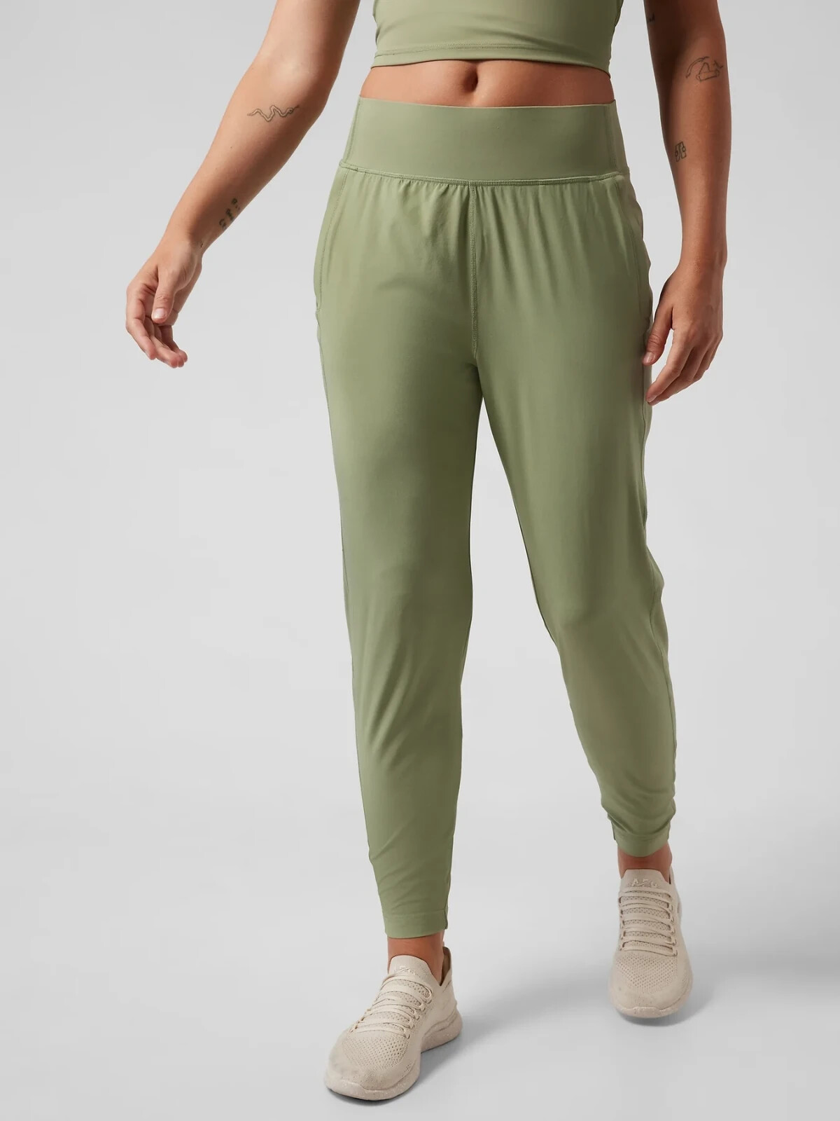 ATHLETA ウォームアップウェア 上L 下Mサイズ グリーン 20％OFF】 ATHLETA(アスレタ) 中綿ウォームジャケット 04165