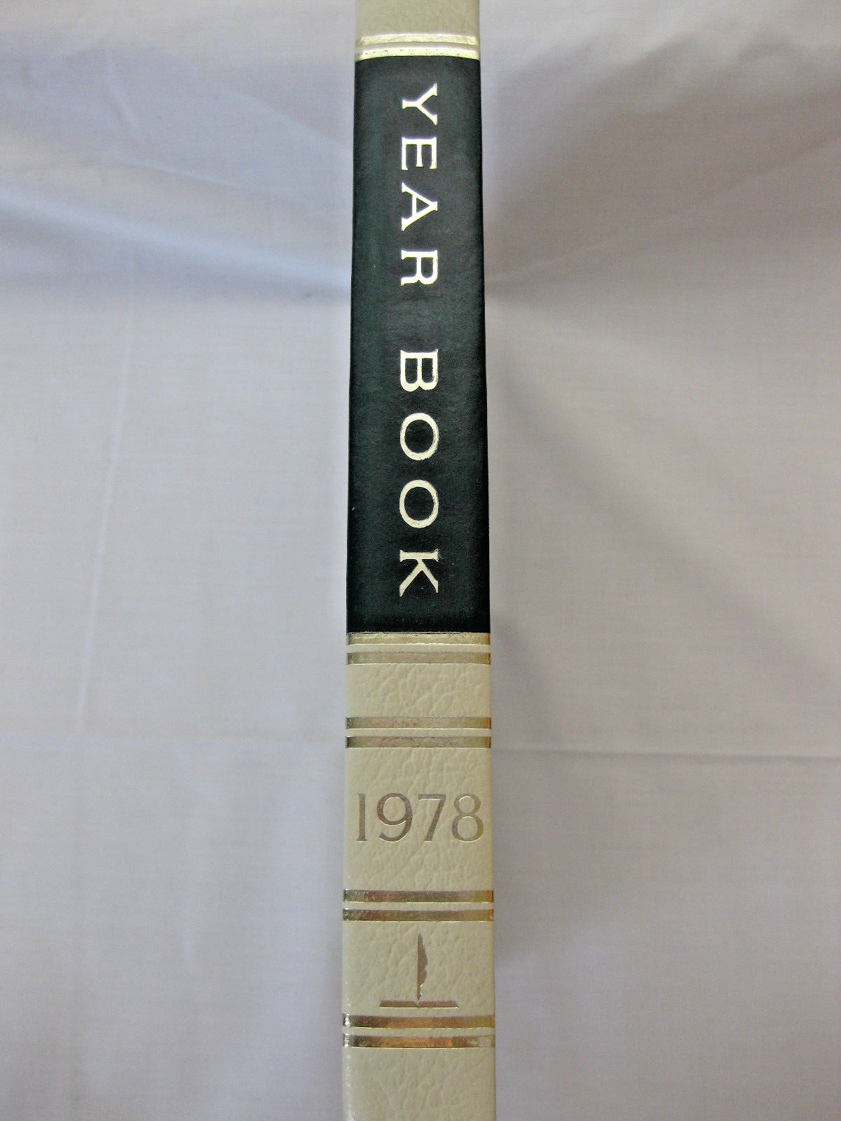 The World Book Year Book 1978 - A Review of Events in 1977