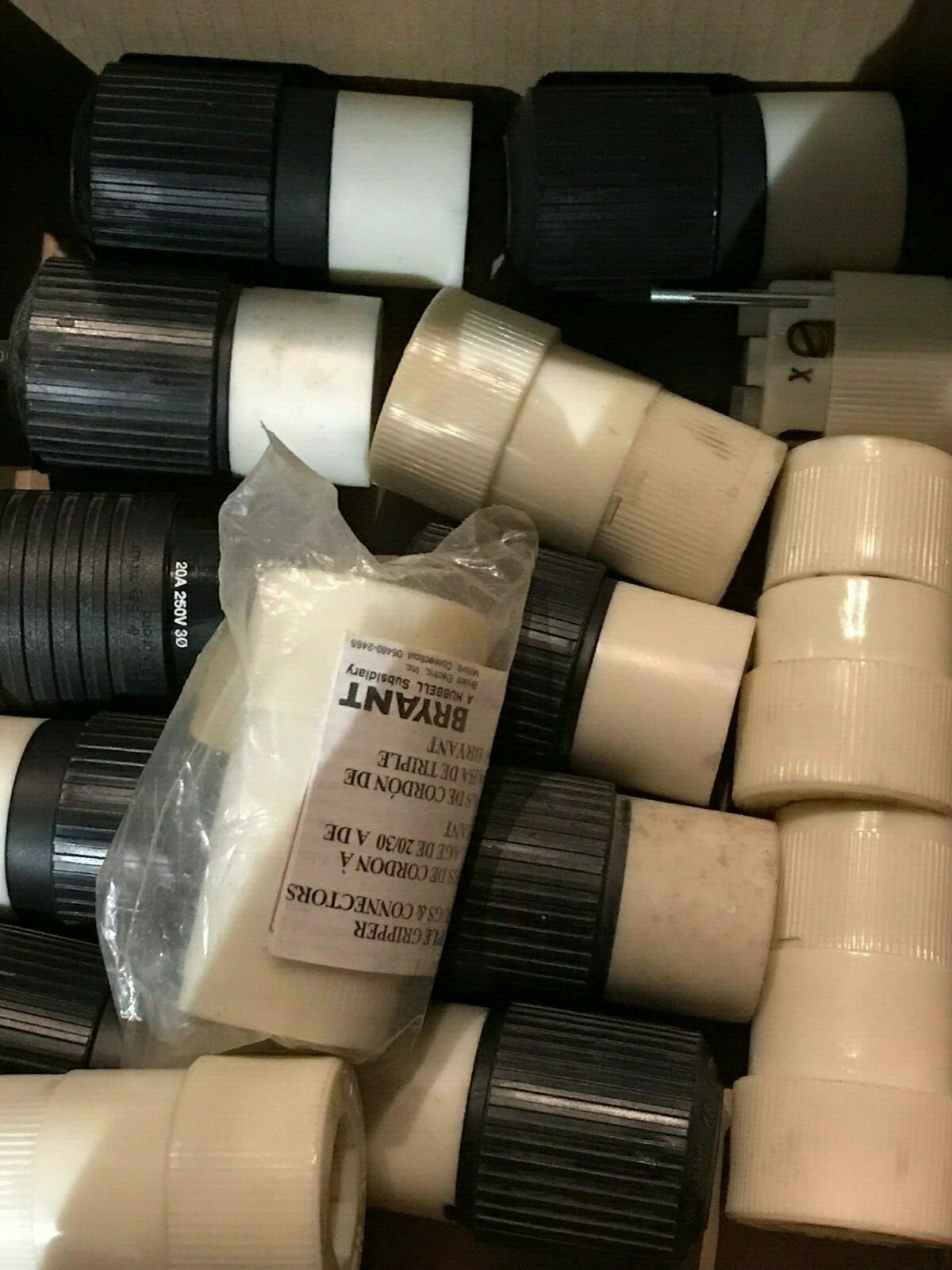 Nema Inline Female L15-20 (14) pcs-Sale is for all (14) pcs!!!