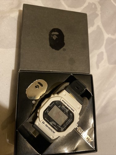 時計 A BATHING APE CASIO G-SHOCK CAMO DW-5600 CASIO G-Shock x Bathing Ape BAPE Limited Edition Wristwatch