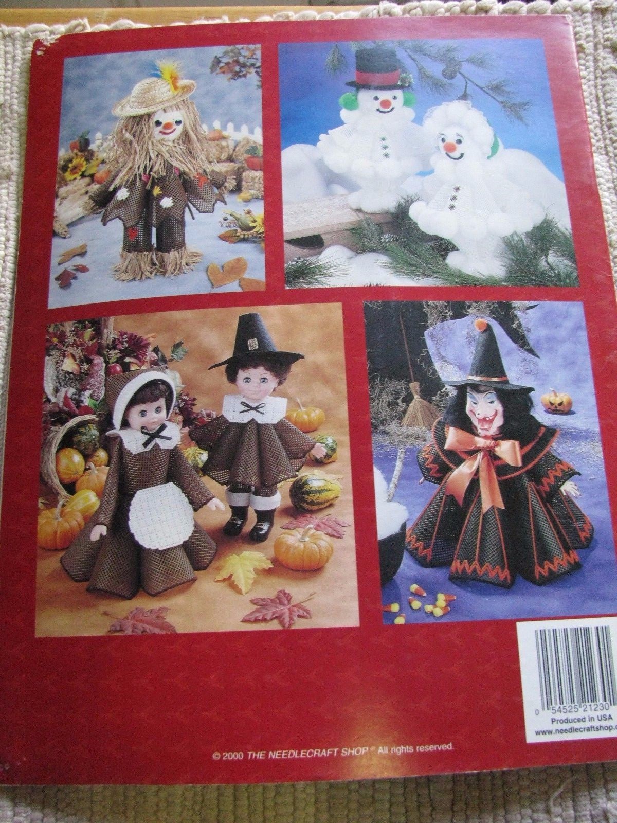 The Needlecraft Shop PLASTIC CANVAS Holiday People 8 Patterns Santa & Mrs. Claus