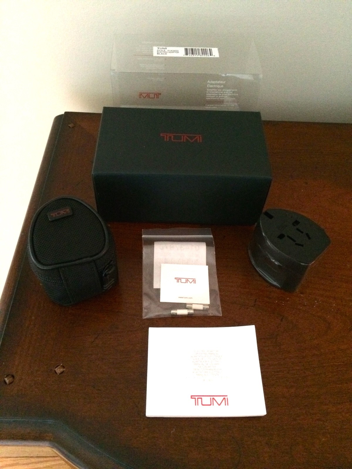 Tumi Universal Travel Adapter 014385D Black Ballistic Case 150 Countries $50 NIB