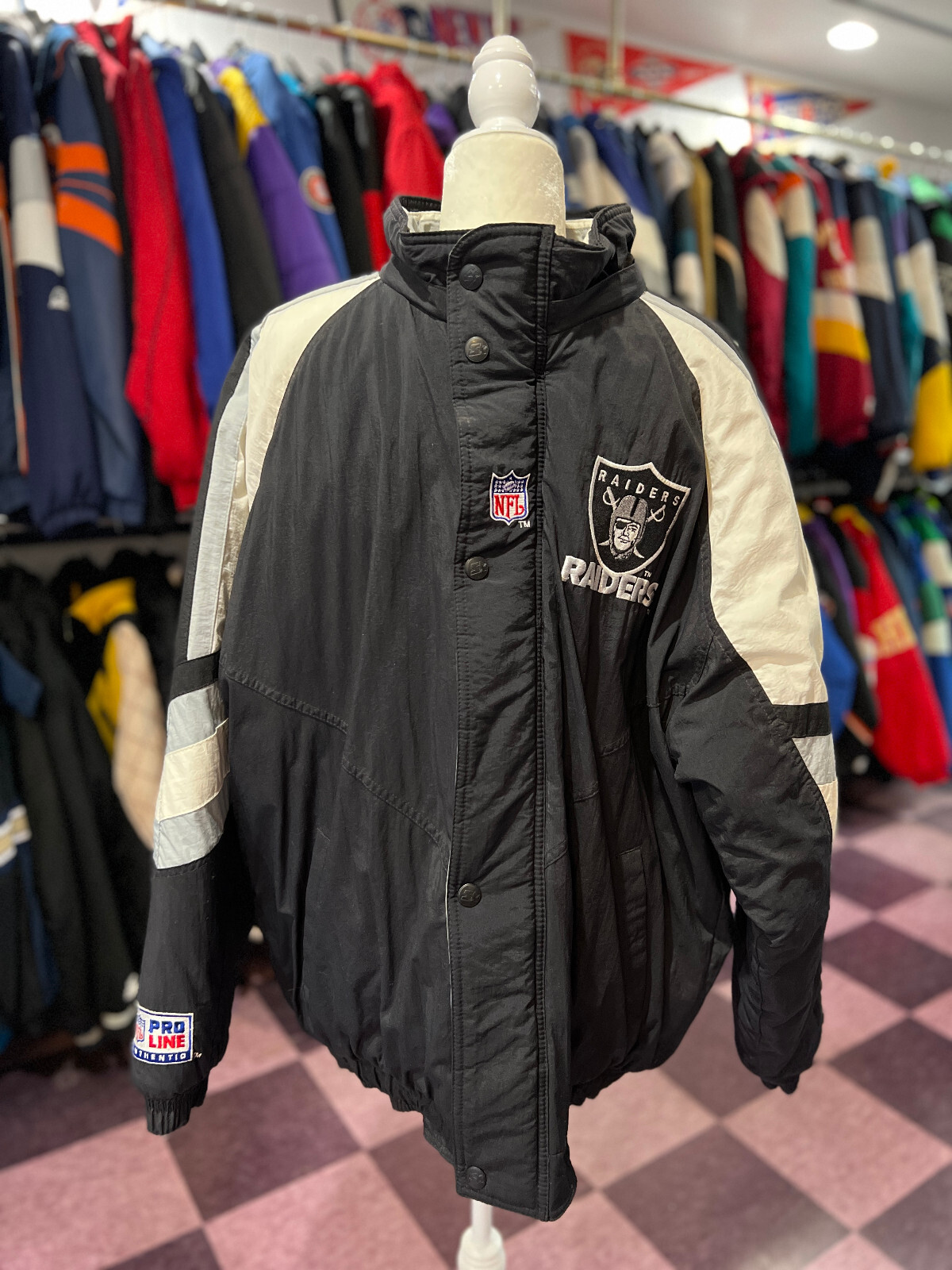 RAIDERS NFL フード付き中綿ジャケット　レイダース　chalkline RAIDERS NFL フード付き中綿ジャケット レイダース chalkline 【公式通販】