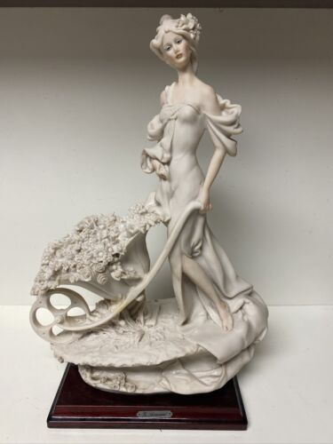 Giuseppe Armani Lady with Flower cart Figurine Statue 1985 Giuseppe Armani Lady with Flower cart Figurine Statue 1985