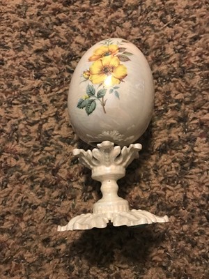 Ceramic Egg with Display Stand